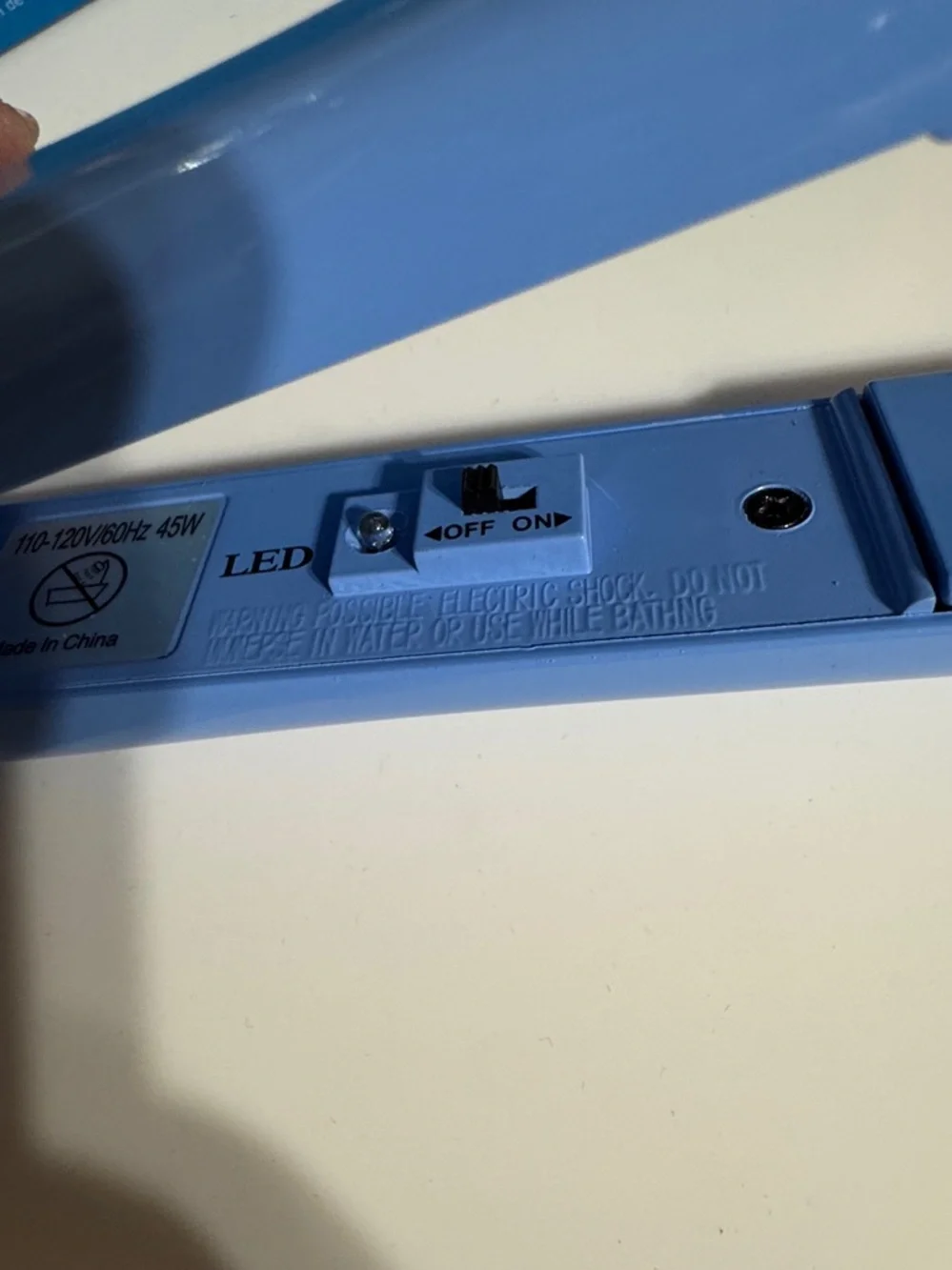 NIB CHI Nano Silver Ceramic Hairstyling Iron Blue GF1001N